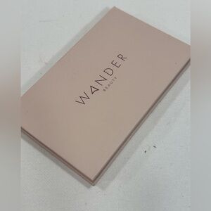 Wander Beauty Blush Palette - Soft Pink